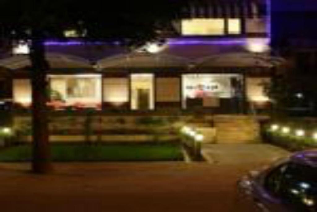 Fabhotel Aashraye Hotel